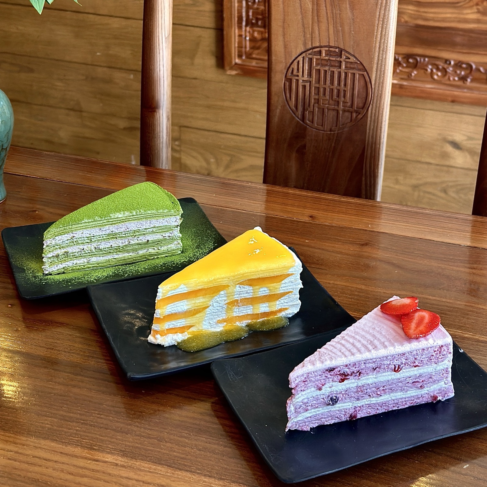 Mille-feuille de crêpe tranché, couches visibles